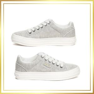 ROCKET DOG Women’s Size 9 Gray Skirball Cecilia Sneaker